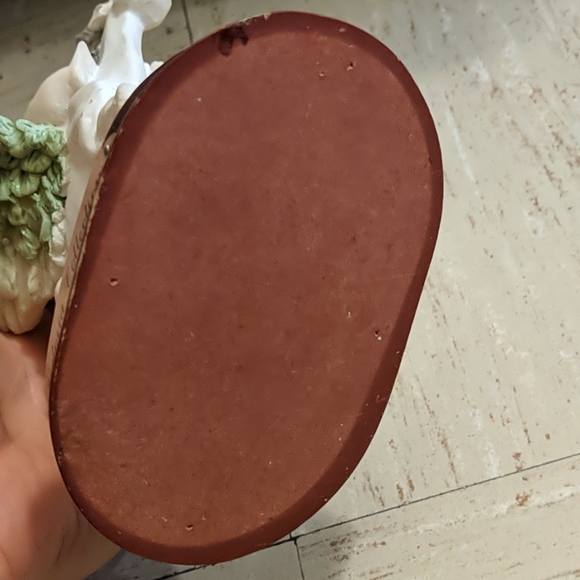 Victoria Collection Baby Angel on Horse Statue - Picture 5 of 5